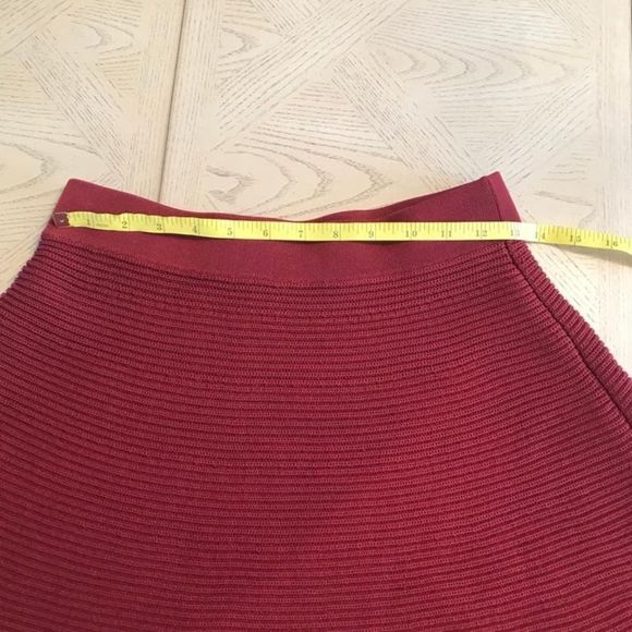 Beautiful wine color knit skirt size Small - Picture 6 of 9